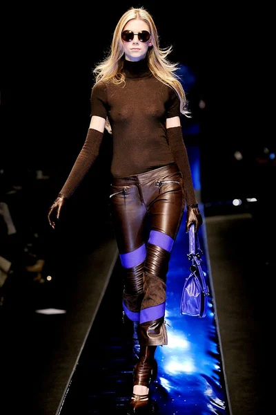 Look 28